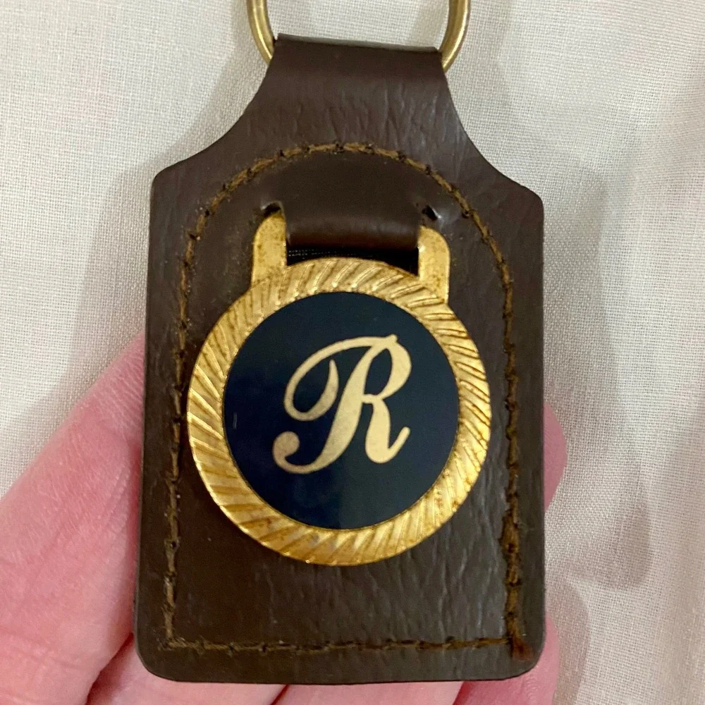 Rolfs Leather Monogram Keychain Men OS Brown Vintage Initial R Gold Medallion